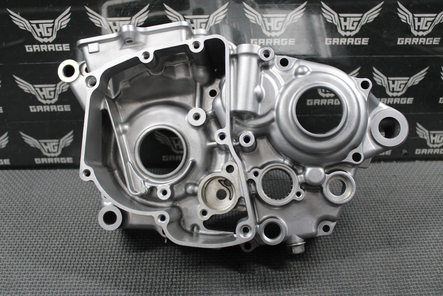 2019 SUZUKI 19 - 25 RMZ250 OEM LEFT RIGHT ENGINE CRANKCASE CRANK CASES BLOCK MINT! - hggarage
