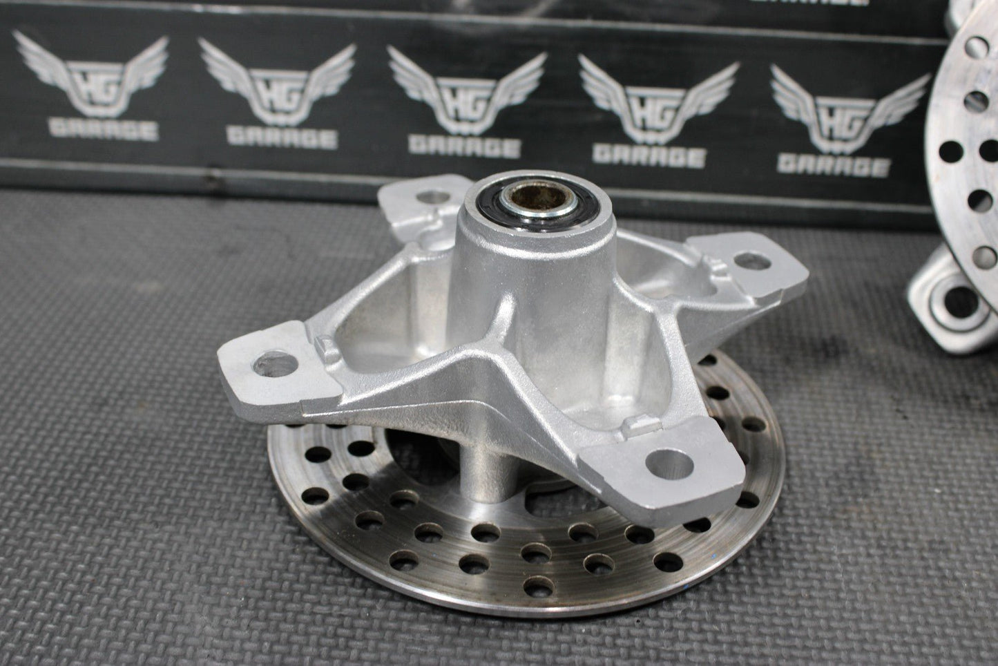 1991 YAMAHA BANSHEE 350 OEM FRONT WHEEL LEFT RIGHT RIM HUB HUBS - hggarage