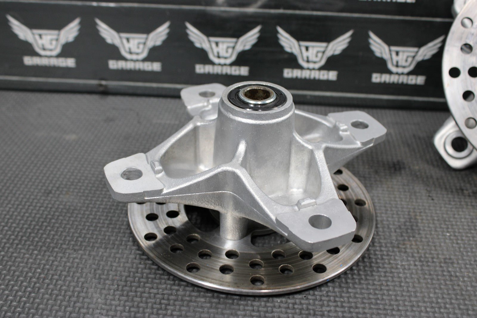 1991 YAMAHA BANSHEE 350 OEM FRONT WHEEL LEFT RIGHT RIM HUB HUBS - hggarage