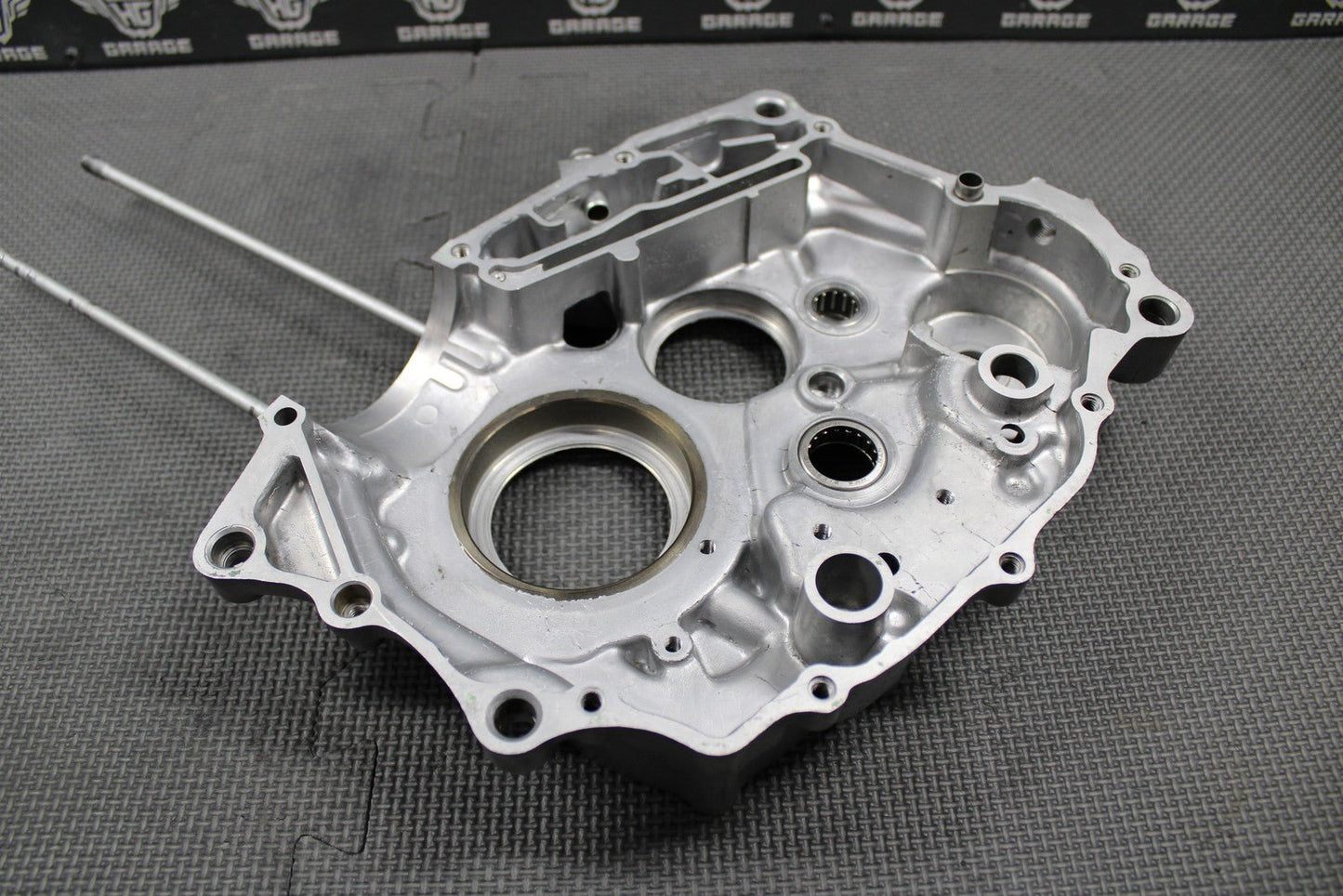 1999 93 - 02 HONDA XR200R OEM RIGHT ENGINE MOTOR CRANKCASE CRANK CASE 11100 - KT0 - 68 - hggarage