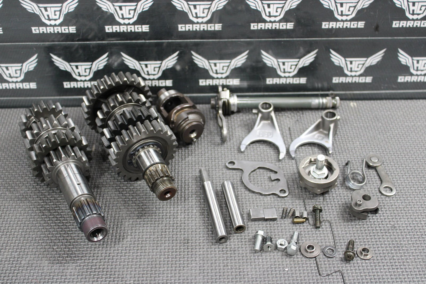 2006 Kawasaki KX450F OEM Engine Transmission Tranny Assembly Gears 13127 - 0037 - hggarage