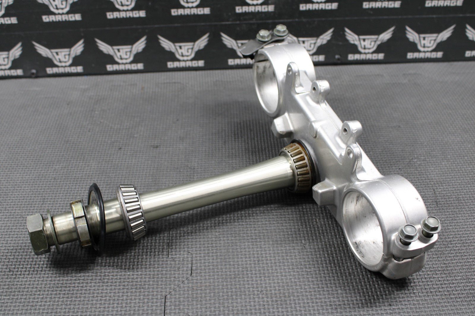 2003 YAMAHA YZ125 OEM FRONT FORKS CLAMP LOWER TRIPLE TREE STEM 5UN - 23340 - L0 - 00 - hggarage