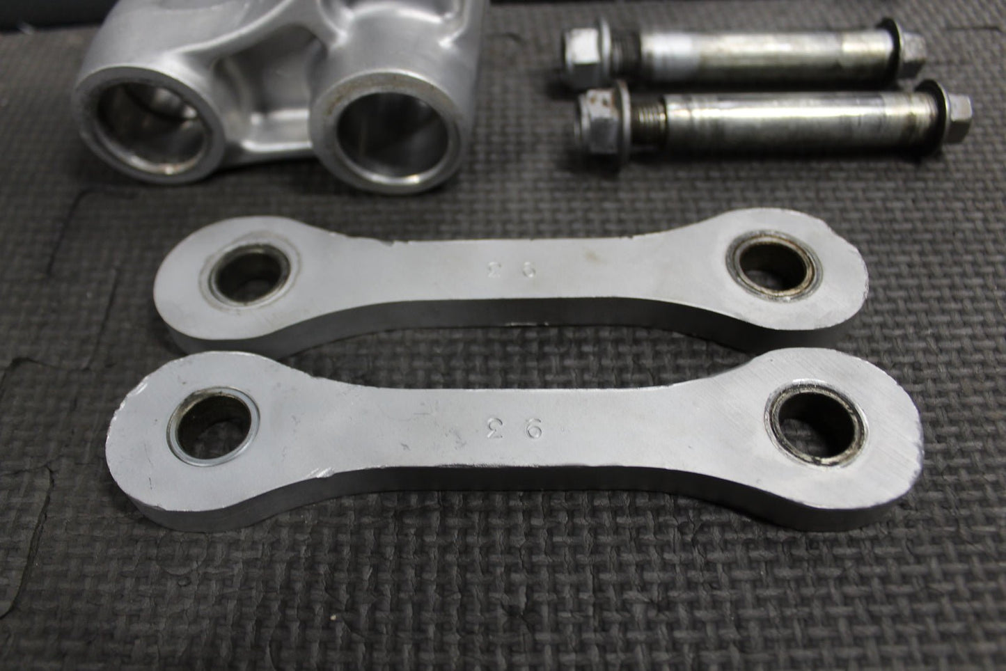 1994 KAWASAKI KX125 OEM REAR SHOCK LINKAGE LINKS DOGBONE ROD ARM 39007 - 1228 - hggarage