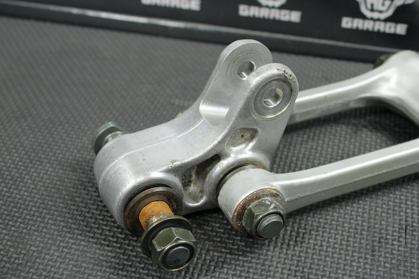 2004 Yamaha YZ450F OEM Rear Shock Linkage Links 5NY - 2217A - 00 - 00 5XE - 2217F - 00 - 00 - hggarage