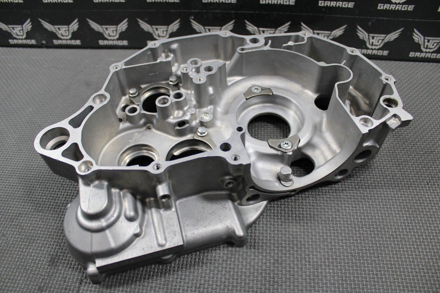 2009 YAMAHA 06 - 09 YZ450F OEM RIGHT SIDE ENGINE MOTOR CRANKCASE CRANK CASE GOOD! - hggarage