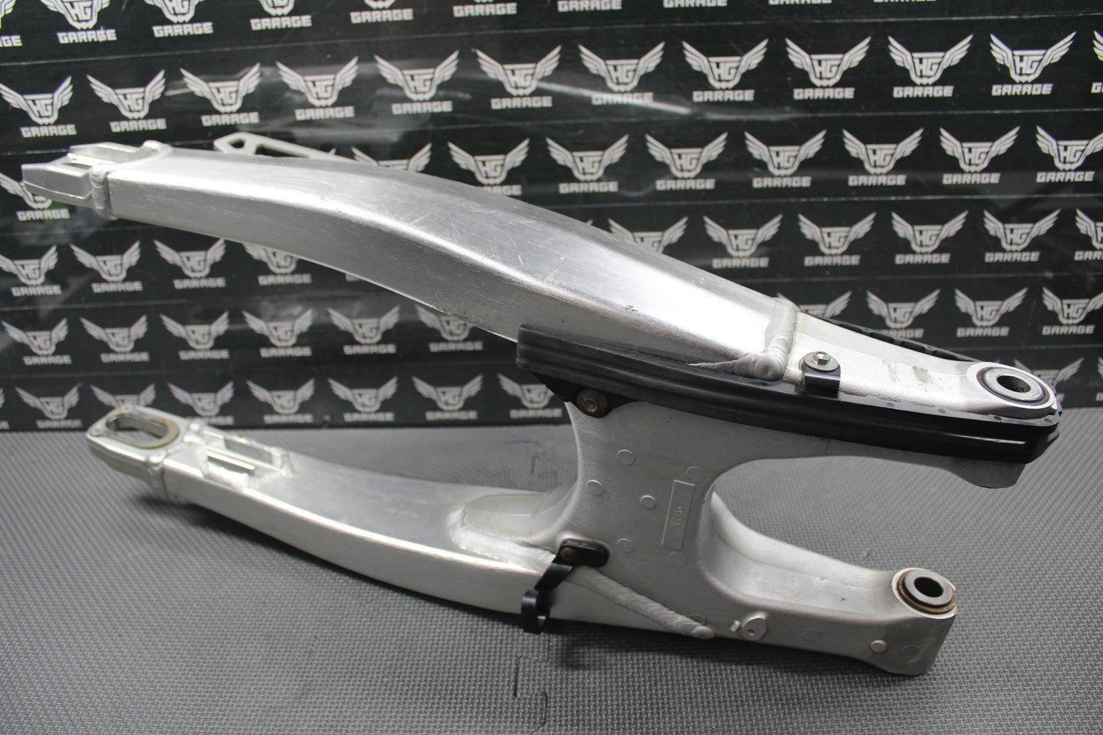 2020 SUZUKI 19 - 21 RMZ250 OEM SWINGARM SWING ARM SUSPENSION 61000 - 46K00 GOOD! - hggarage