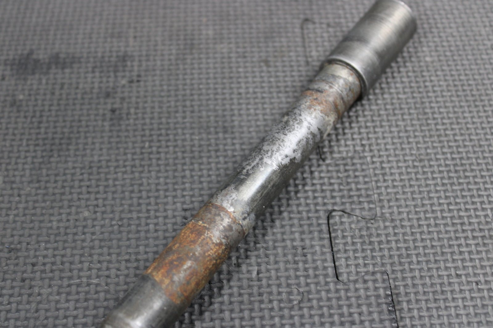 2009 HONDA CRF450R OEM FRONT WHEEL RIM AXLE PIVOT BOLT 44301 - MEN - 000 - hggarage