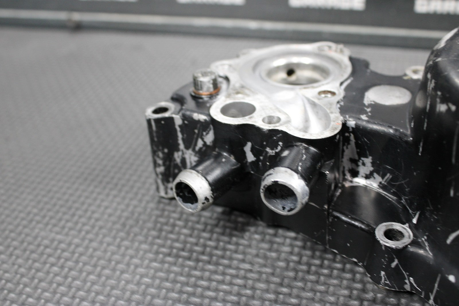 1991 86 - 95 HONDA CR80R OEM ENGINE MOTOR SIDE CLUTCH COVER 11330 - GS2 - 405 - hggarage