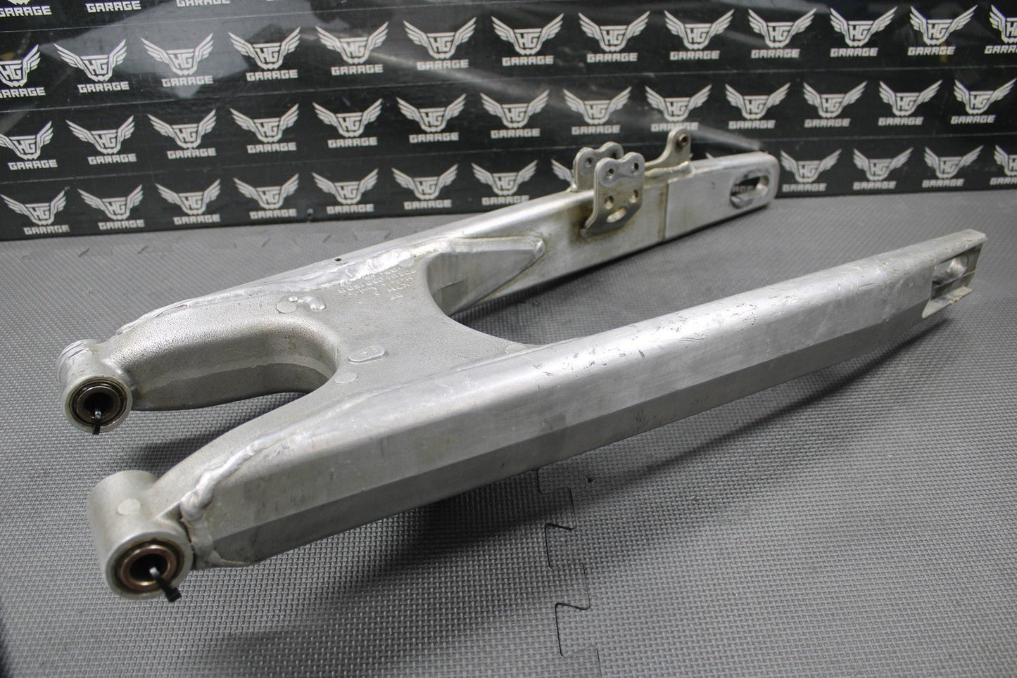 2004 04 - 05 KTM 125SX 125 SX OEM SWINGARM SWING ARM SUSPENSION 54804030044 - hggarage
