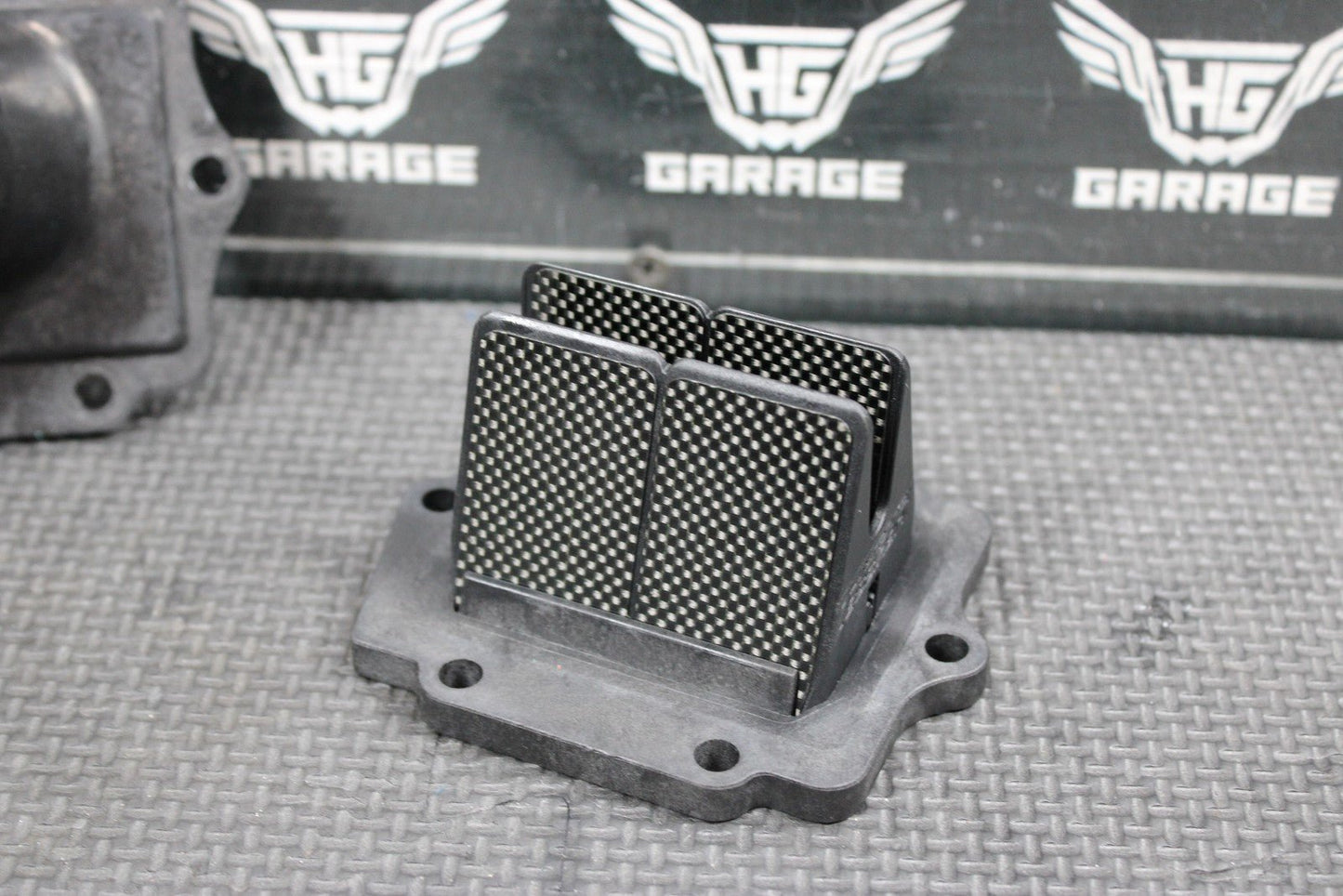 1996 KAWASAKI KX125 V FORCE INTAKE REED BLOCK CARBURATOR HOLDER ASSEMBLY - hggarage