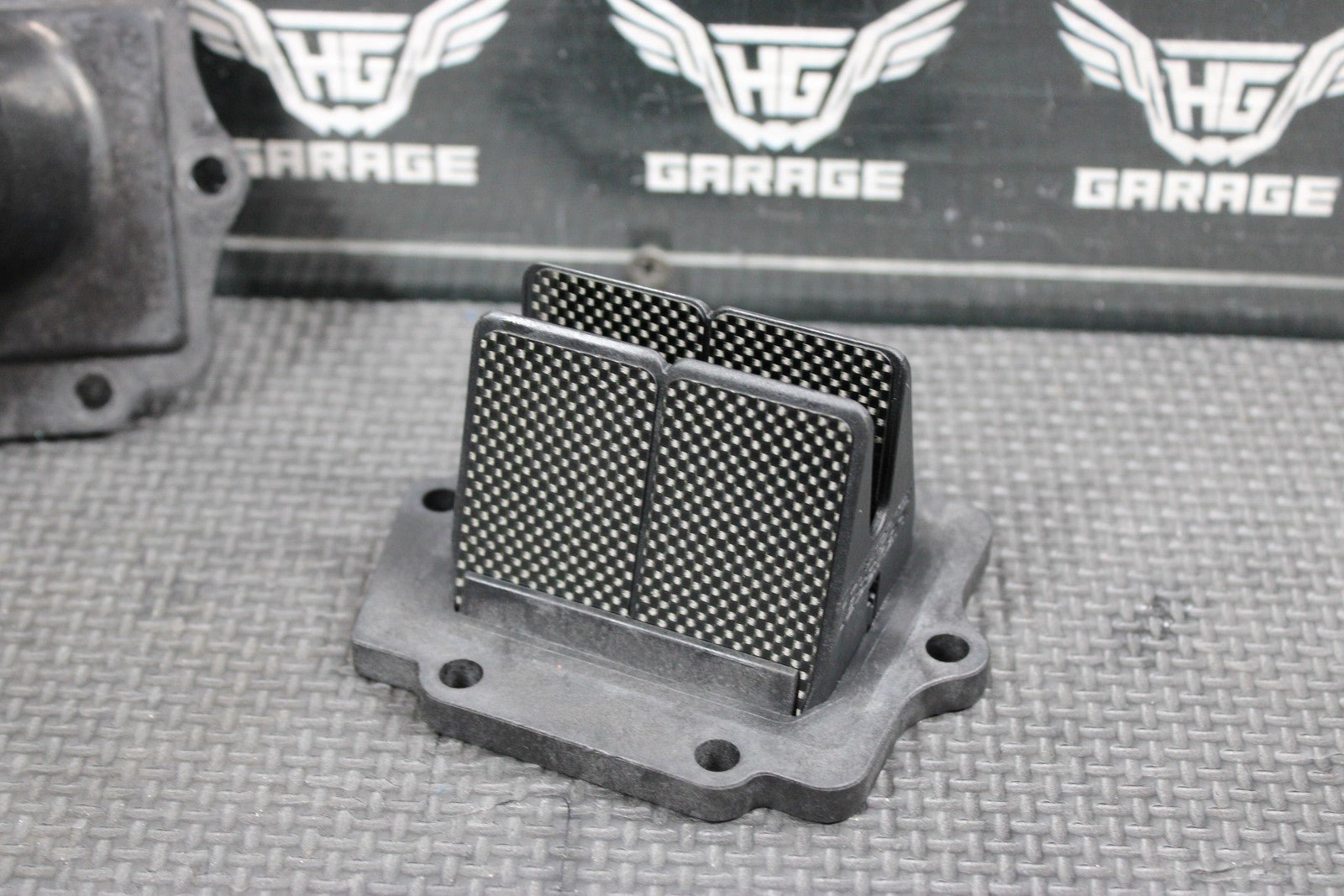 1996 KAWASAKI KX125 V FORCE INTAKE REED BLOCK CARBURATOR HOLDER ASSEMBLY - hggarage
