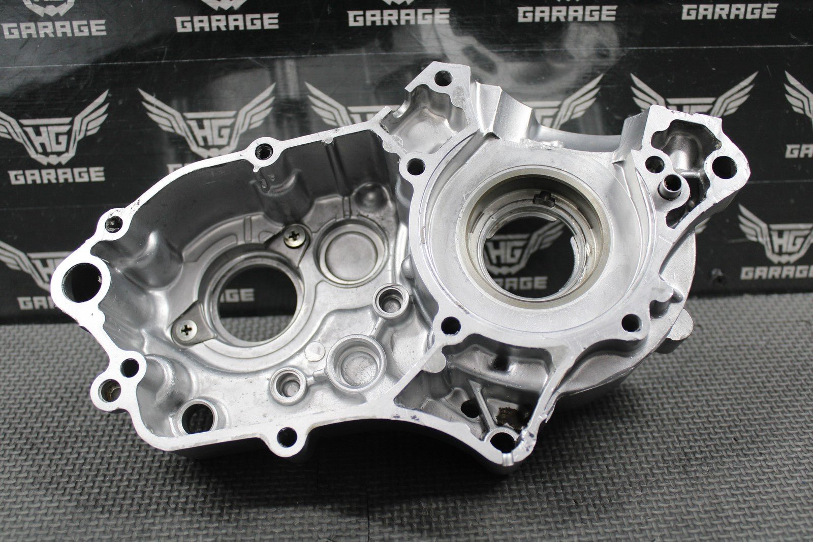 2015 KAWASAKI 14 - 21 KX85 KX100 OEM LEFT ENGINE CRANKCASE CRANK CASE 14001 - 0737 - hggarage