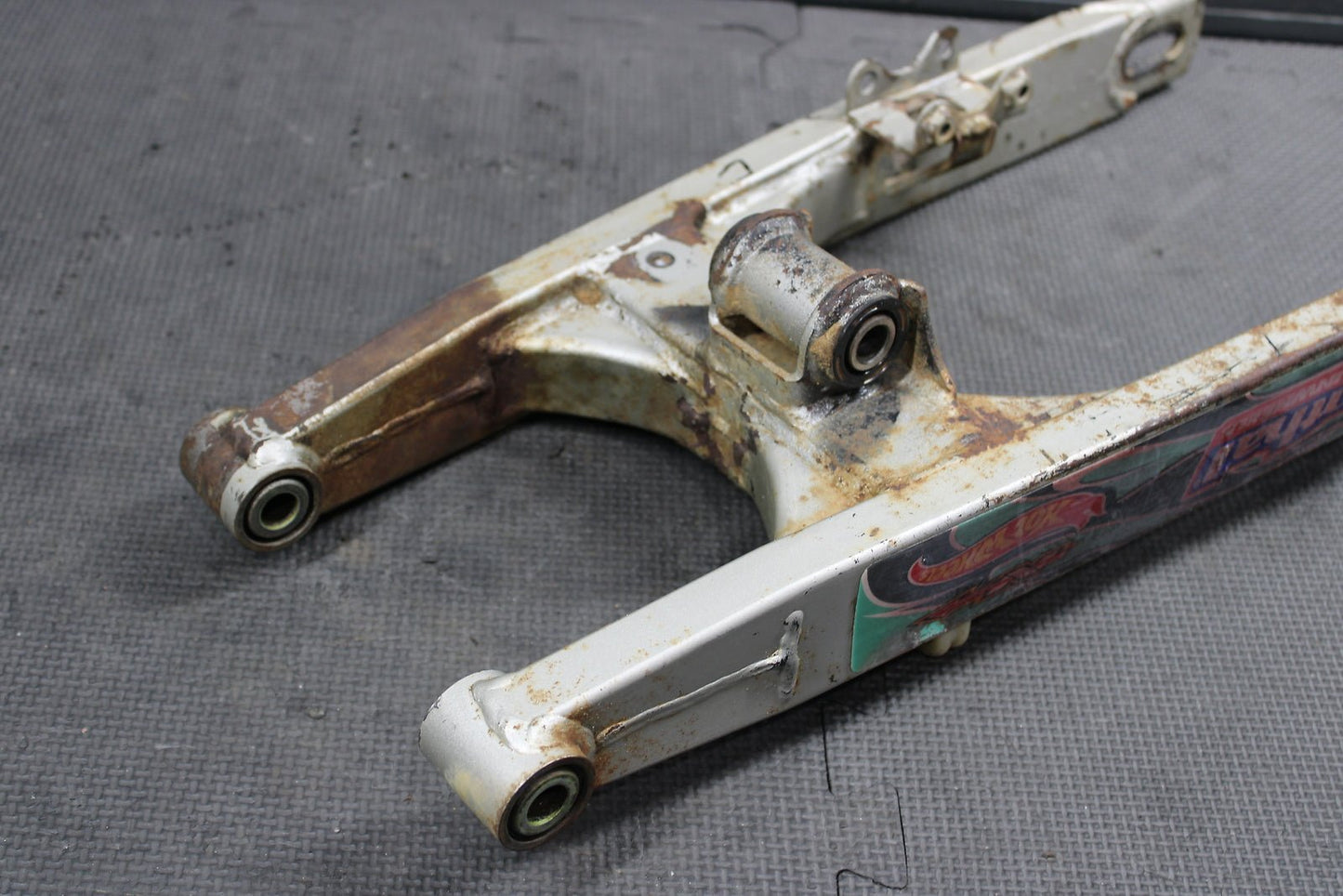 2000 Kawasaki KX65 OEM Swingarm Swing Arm Suspension 33001 - 1598 - Tx - hggarage