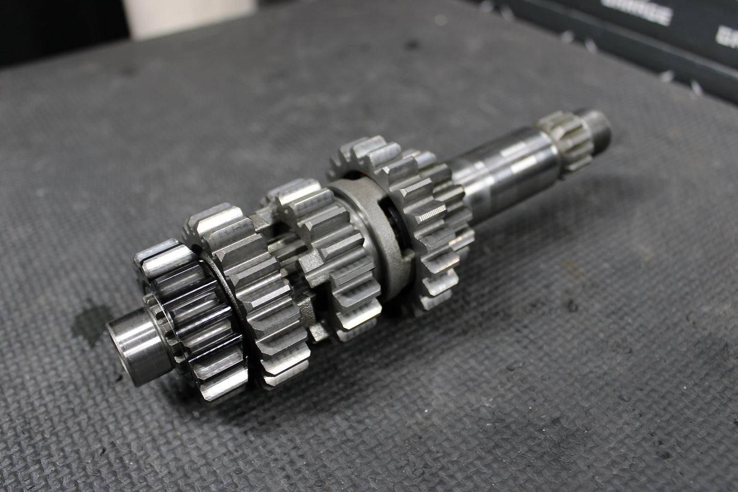 2007 YAMAHA YZ450F OEM ENGINE TRANSMISSION TRANNY ASSEMBLY GEARS - hggarage