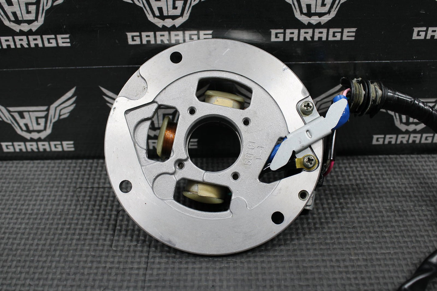 2005 YAMAHA YZ450F OEM STATOR MAGNETO GENERATOR ALTERNATOR 5XD - 85560 - 09 - 00 GOOD! - hggarage