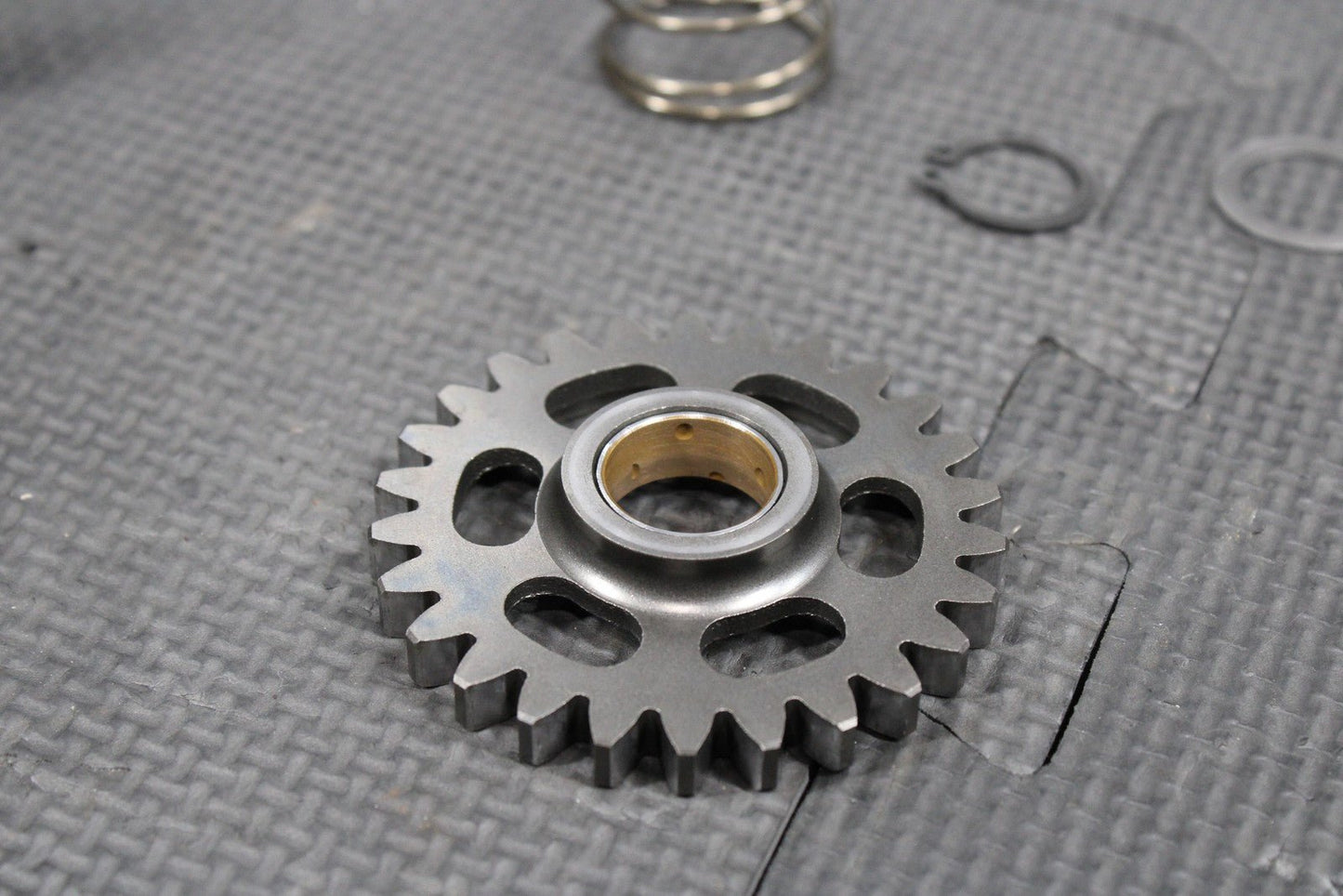 2000 SUZUKI RM125 96 - 00 OEM KICKSTART KICK START SHAFT W IDLER GEAR 26211 - 27C02 - hggarage