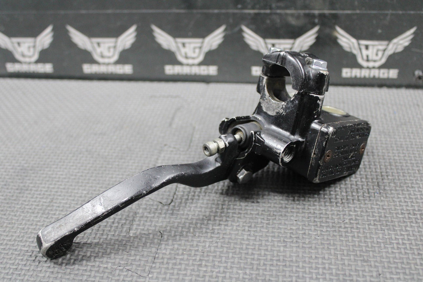 1989 HONDA 86 - 90 XR250R 87 - 90 XR600R OEM FRONT BRAKE MASTER CYLINDER W/ LEVER - hggarage