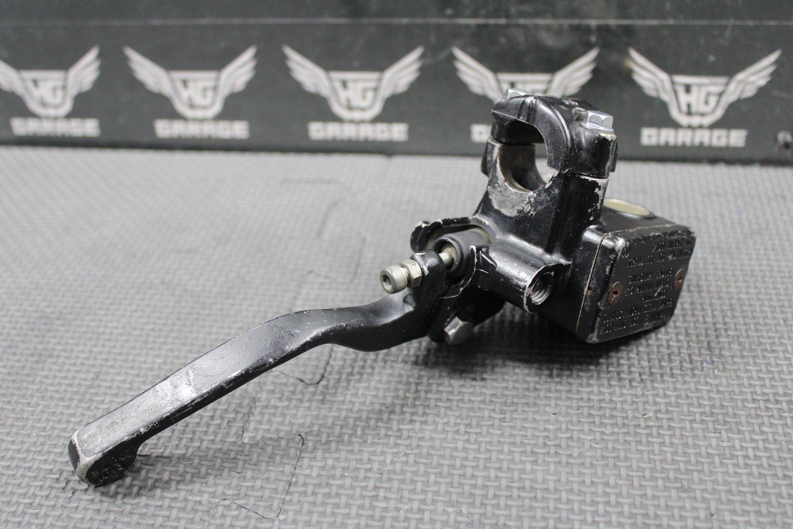 1989 HONDA 86 - 90 XR250R 87 - 90 XR600R OEM FRONT BRAKE MASTER CYLINDER W/ LEVER - hggarage