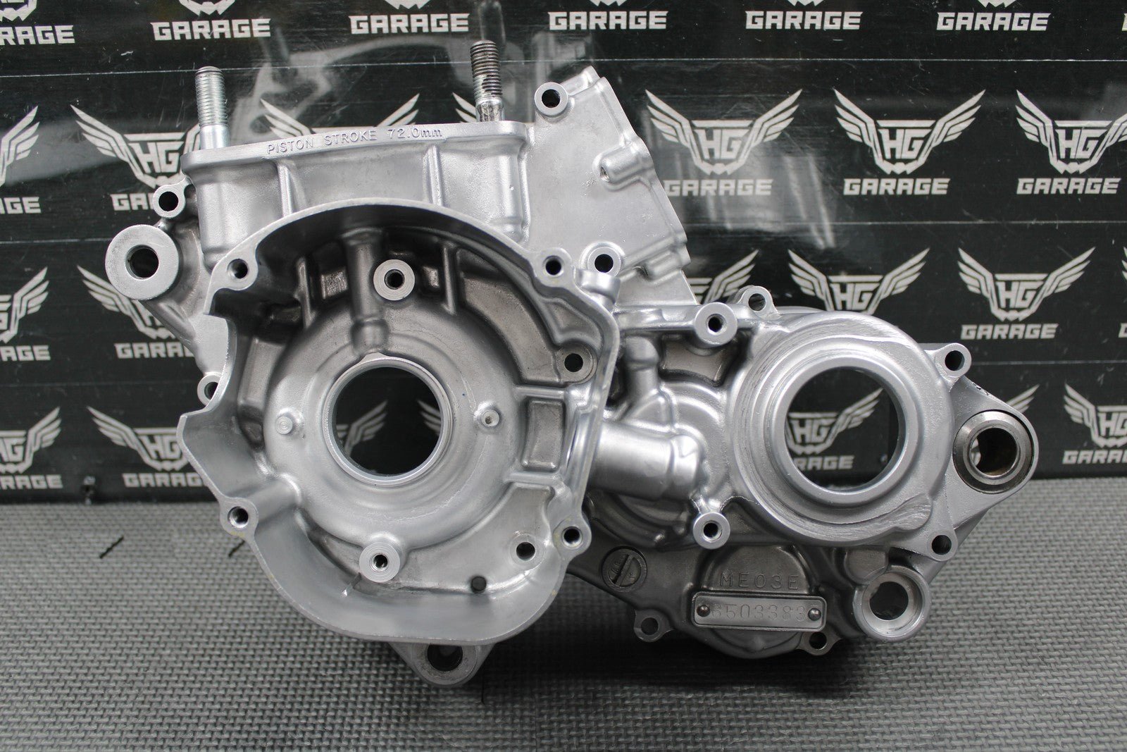 2003 HONDA CR250R OEM LEFT ENGINE CRANKCASE CRANK CASE BLOCK 04922 - KZ3 - L31 NICE! - hggarage