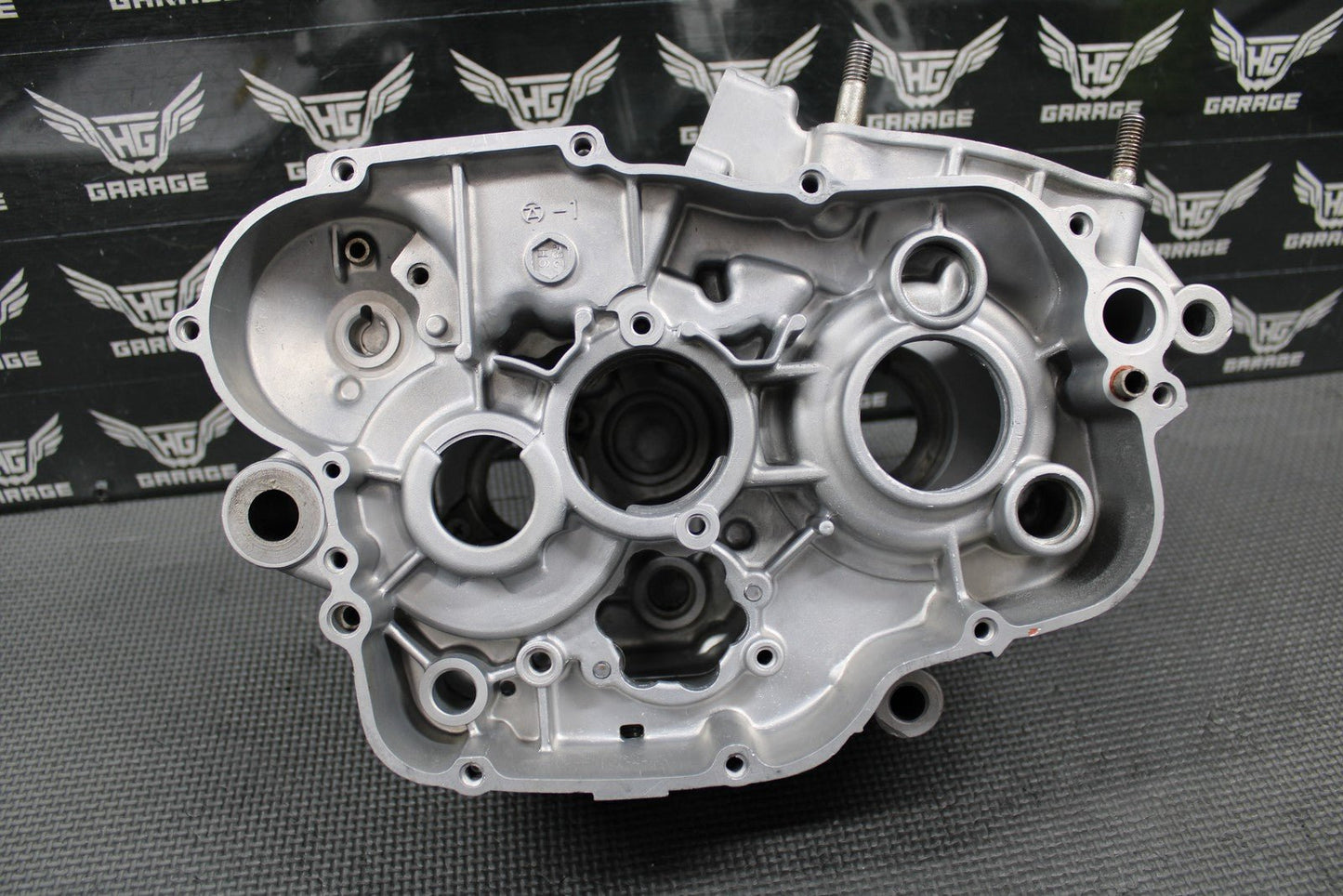 1991 KAWASAKI KX125 OEM LEFT RIGHT ENGINE MOTOR CRANKCASE CRANK CASES 14001 - 5284 - hggarage