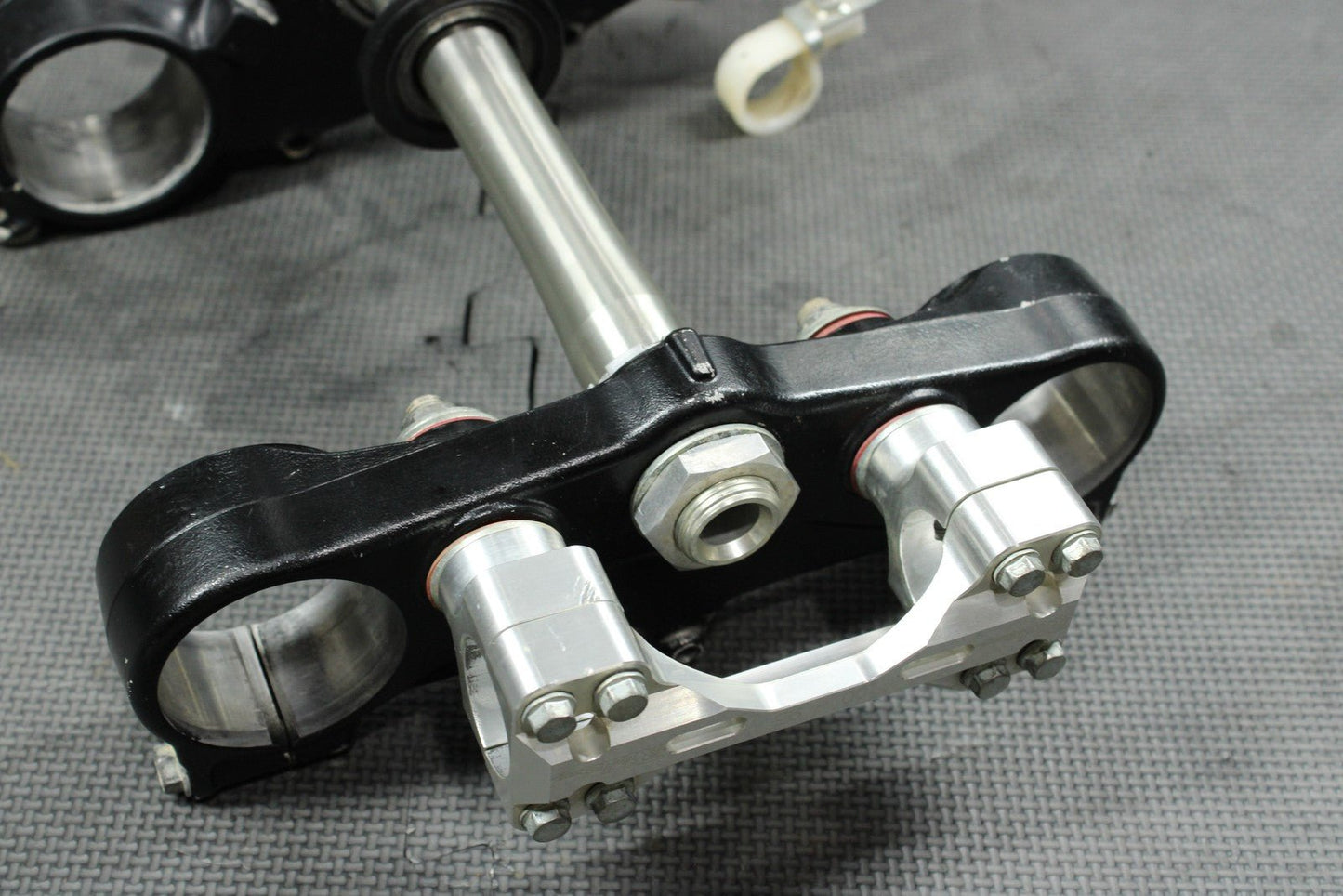 2011 KAWASAKI KX450F OEM FRONT FORKS LOWER UPPER TRIPLE TREE STEM CLAMP NICE! - hggarage