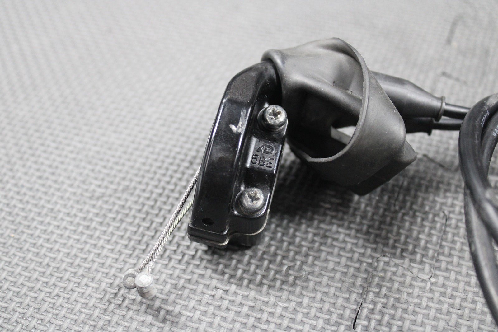 2020 SUZUKI RMZ250 RMZ450 OEM RIGHT THROTTLE GRIP CABLE HOUSING 58301 - 37K00 - hggarage