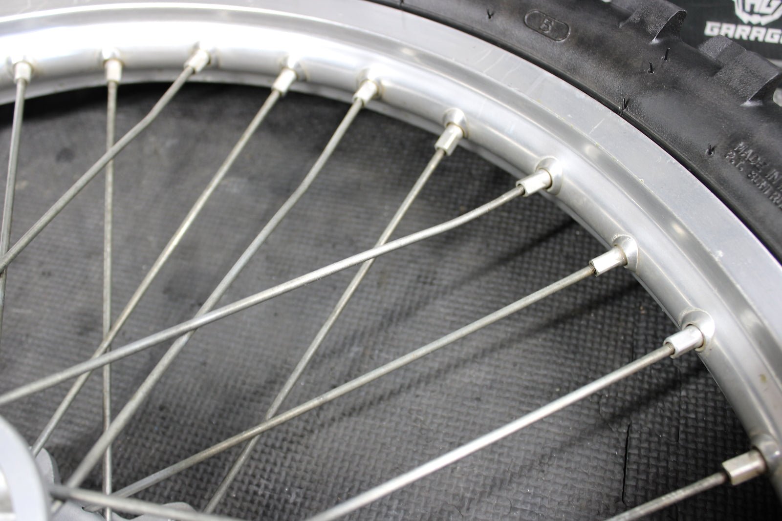 2006 YAMAHA YZ450F OEM EXCEL FRONT WHEEL RIM HUB TIRE 21" 5NY - 25111 - 00 - 00 - hggarage