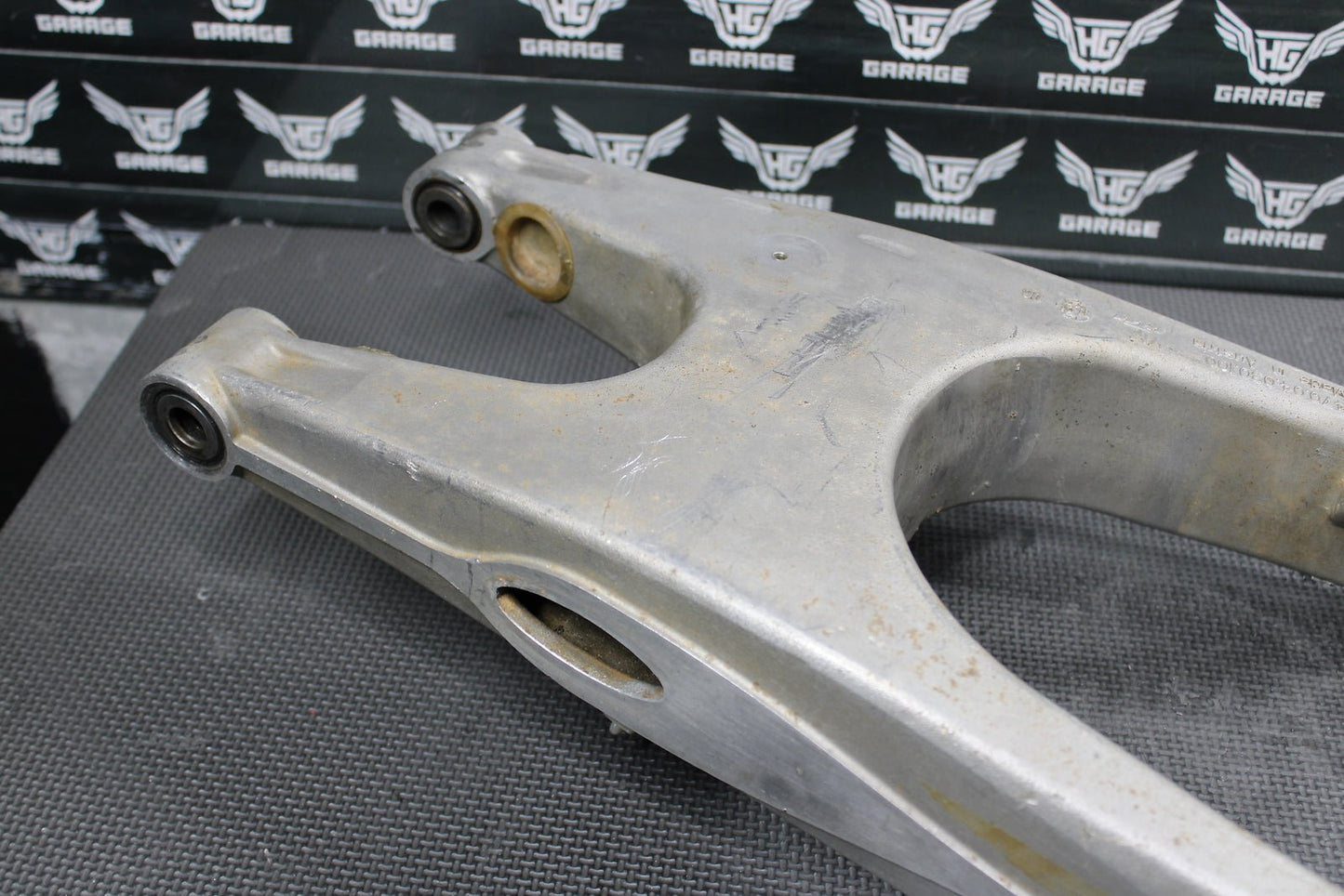 2006 KTM 85SX OEM SWINGARM SWING ARM SUSPENSION 17/14 WHEEL 15187B02 - hggarage