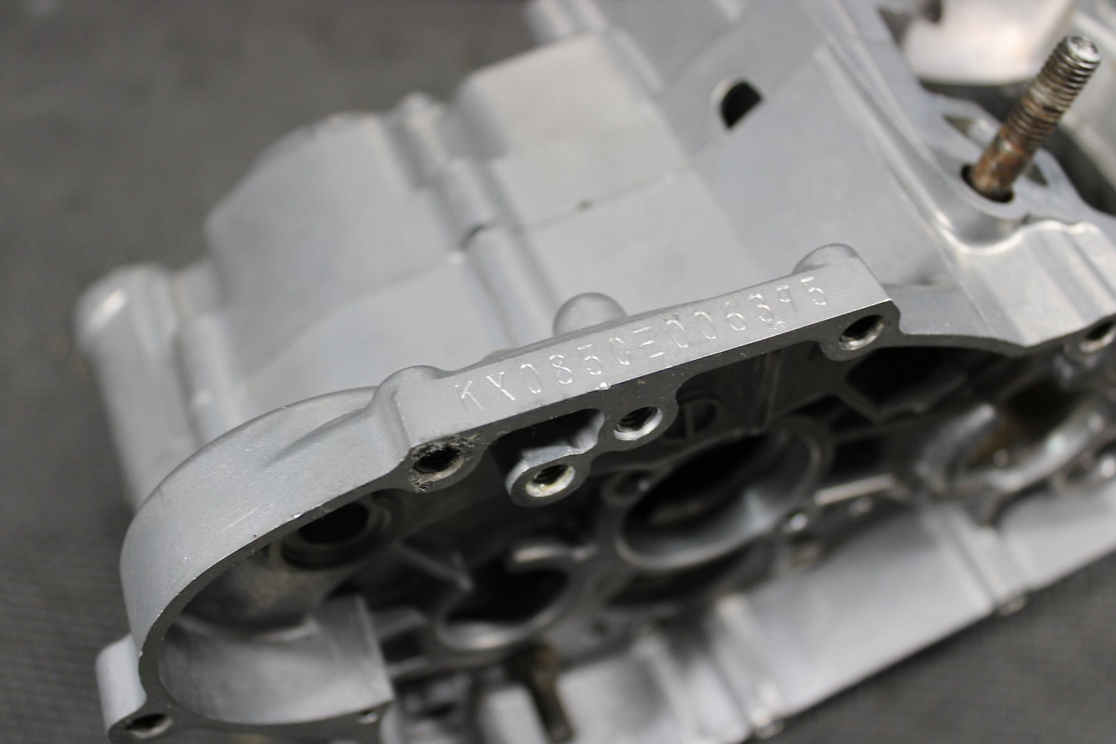 2016 KAWASAKI KX85 OEM LEFT RIGHT ENGINE MOTOR CRANKCASE CRANK - hggarage