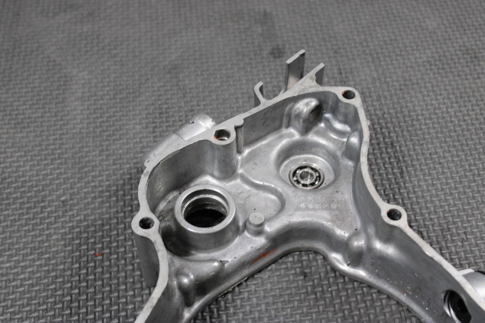 1998 HONDA CR125R 97 - 98 OEM RIGHT SIDE ENGINE INNER CLUTCH COVER 11340 - KZ4 - B00 - hggarage