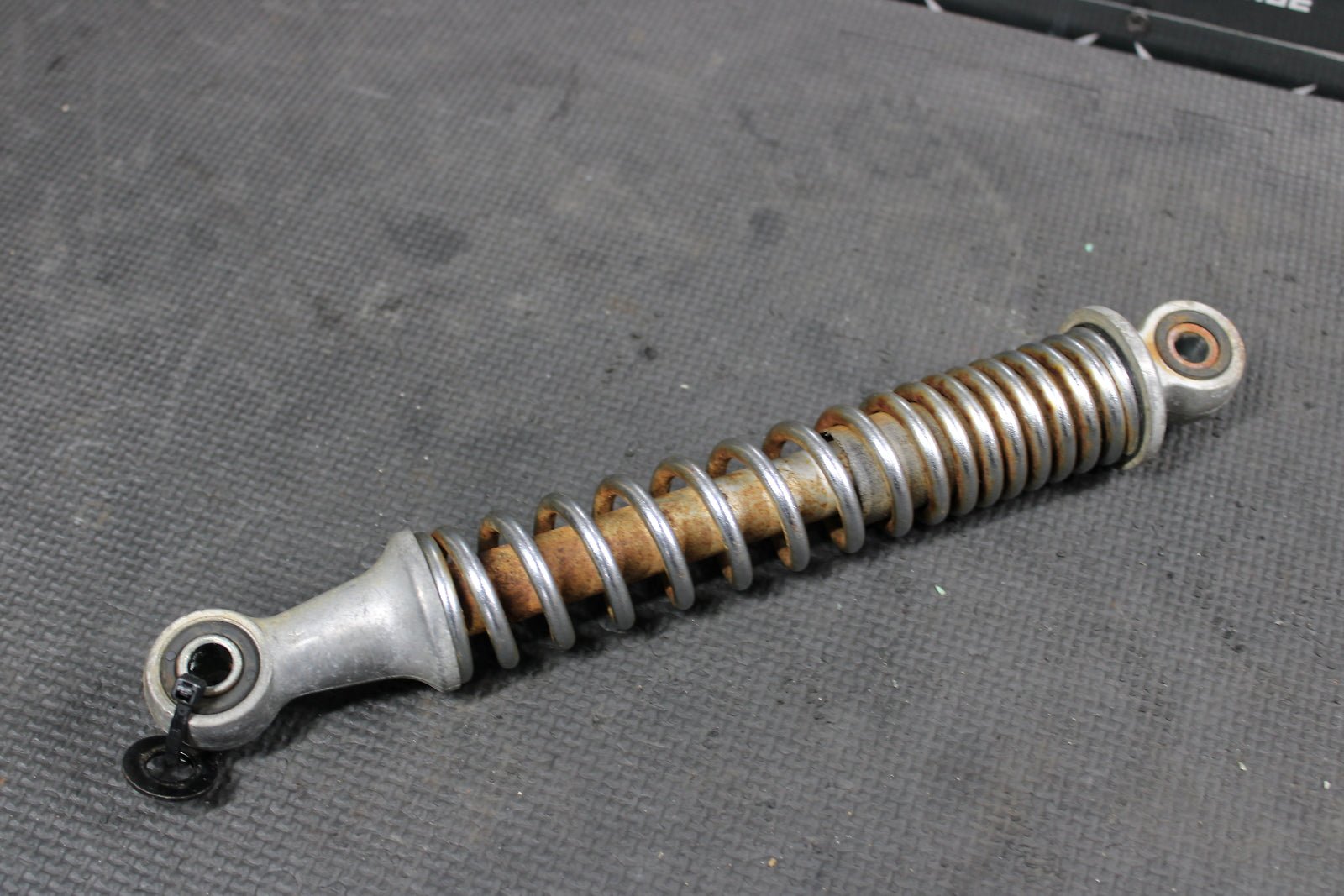 1976 HONDA Z50A OEM REAR BACK SHOCK ABSORBER SUSPENSION 52400 - 120 - 000 - hggarage