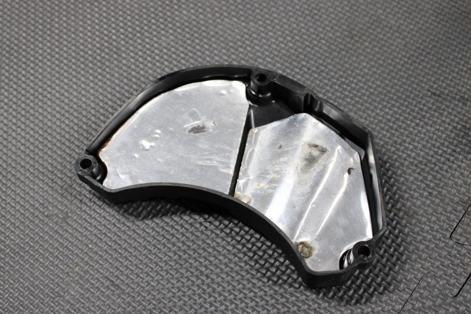 1991 YAMAHA BANSHEE 350 OEM ENGINE MOTOR RIGHT SIDE CLUTCH COVER 2GU - 15421 - 00 - 00 - hggarage