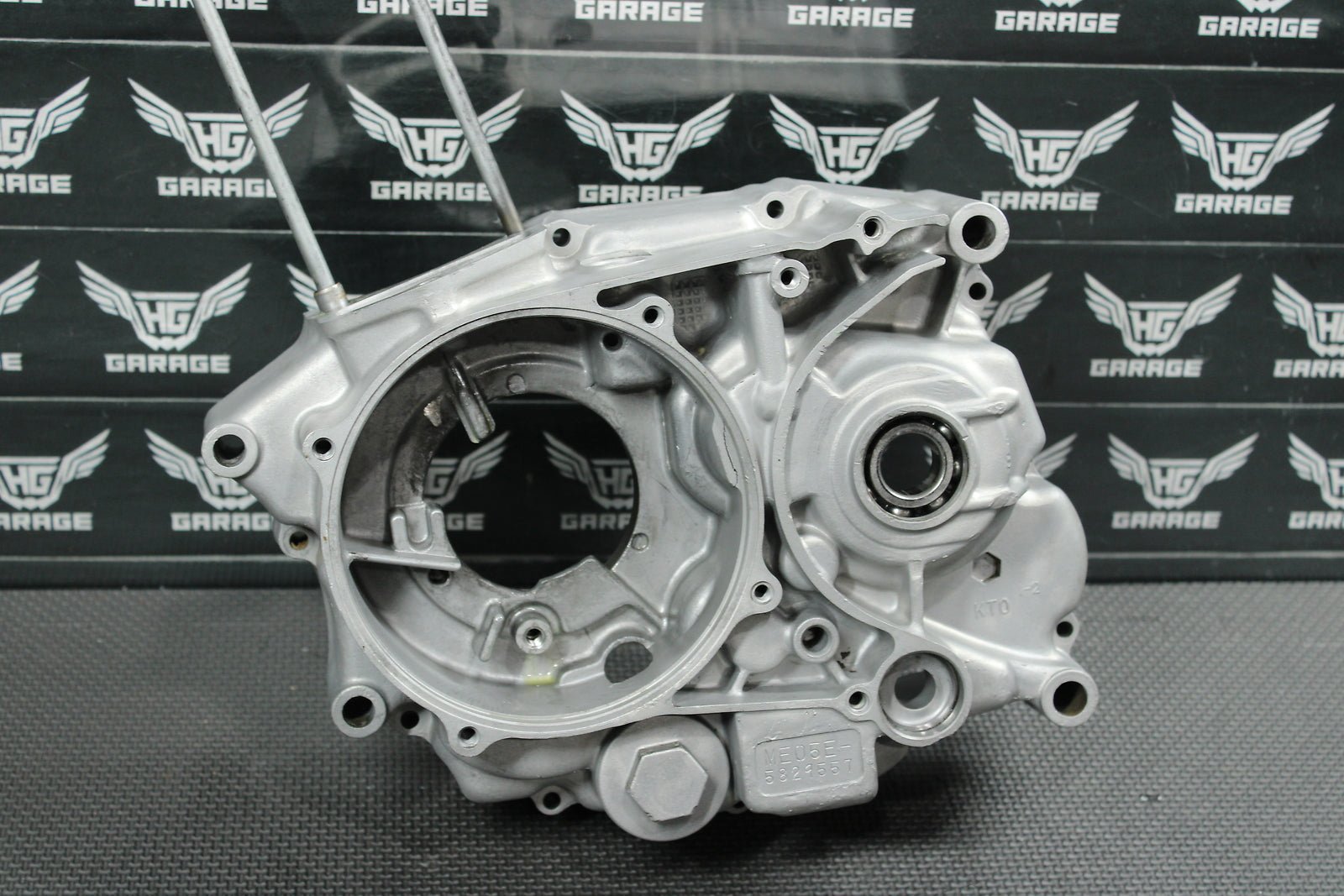2002 Honda XR200R 93 - 02 OEM Left Engine Motor Crankcase Crank - hggarage