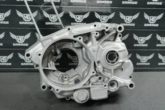 2002 Honda XR200R 93 - 02 OEM Left Engine Motor Crankcase Crank - hggarage