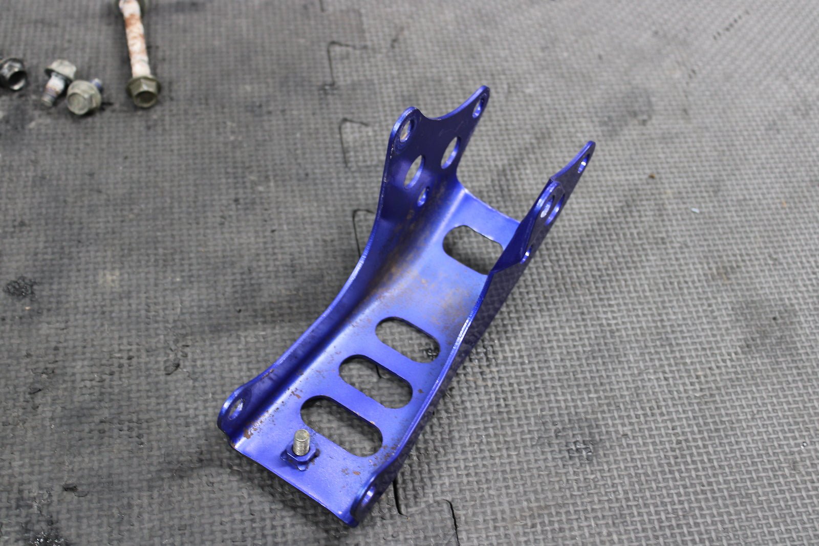 2000 Yamaha 00 - 03 TTR125 00 - 04 TTR125L OEM Engine Motor Mount Stay Brackets - hggarage