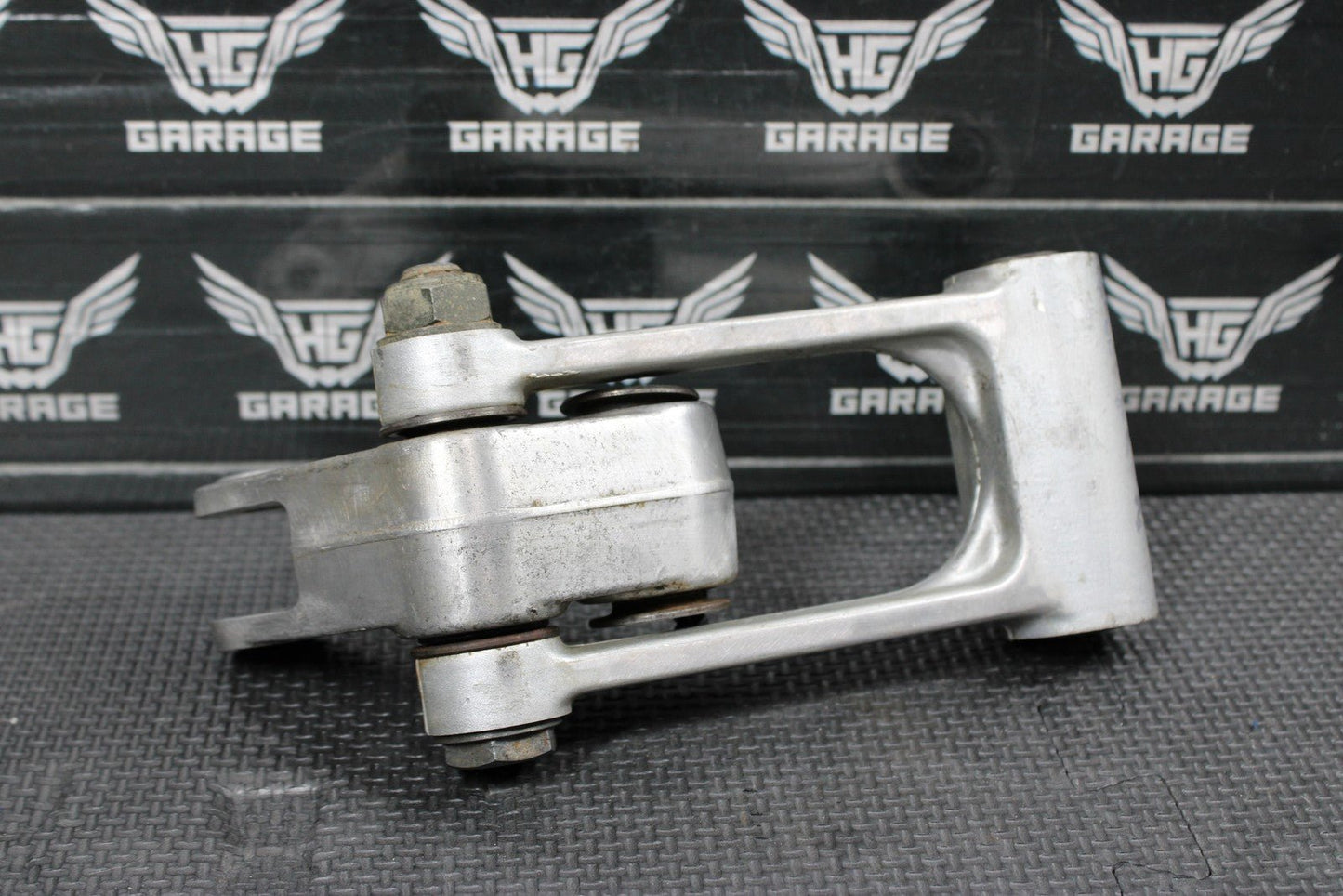 2001 YAMAHA YZ250 99 - 01 OEM REAR SHOCK LINKAGE LINKS RELAY ARM 5DH - 2217F - 01 - 00 - hggarage