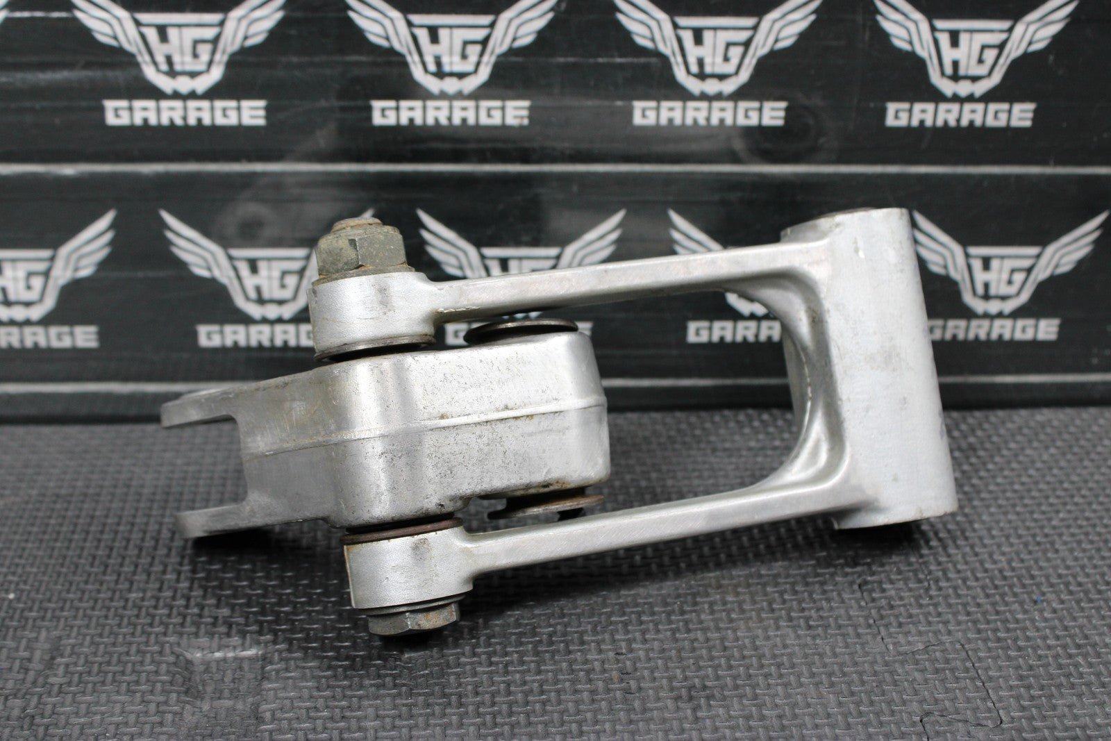 2001 YAMAHA YZ250 99 - 01 OEM REAR SHOCK LINKAGE LINKS RELAY ARM 5DH - 2217F - 01 - 00 - hggarage