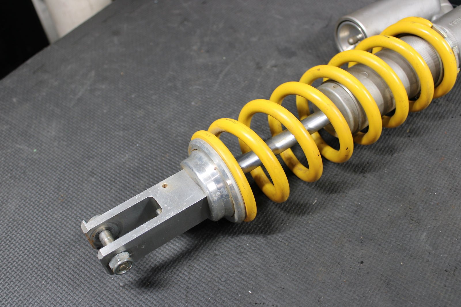 2002 HONDA CRF450R OEM SHOWA REAR BACK SHOCK ABSORBER SUSPENSION 52400 - MEB - 671 - hggarage
