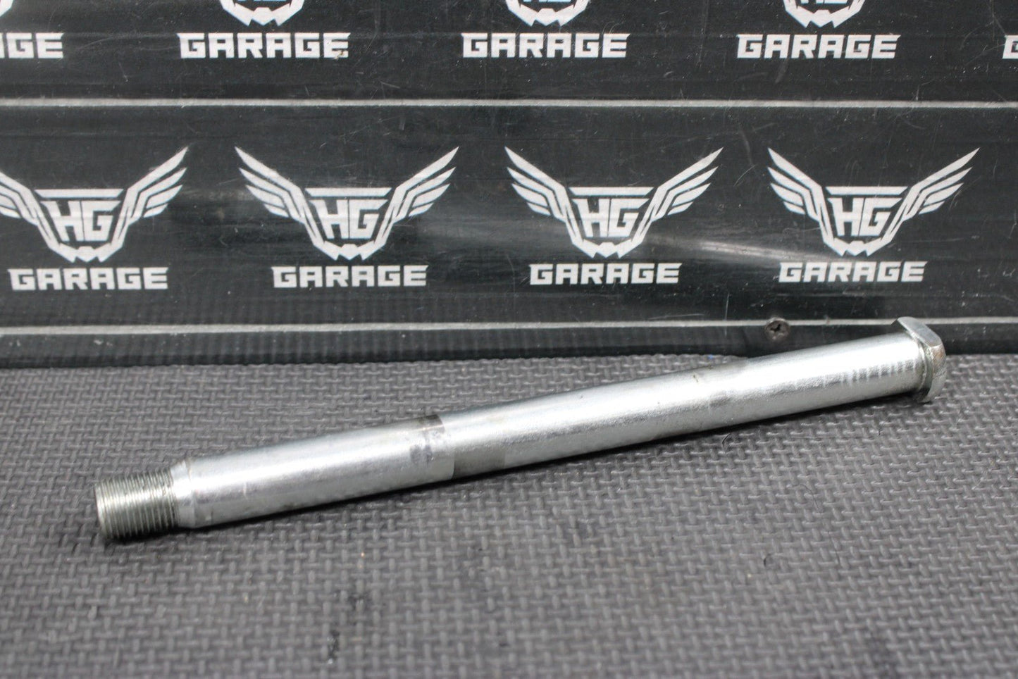 2005 YAMAHA YZ450F OEM REAR BACK SWINGARM BOLT SUSPENSION PIVOT MINT! - hggarage