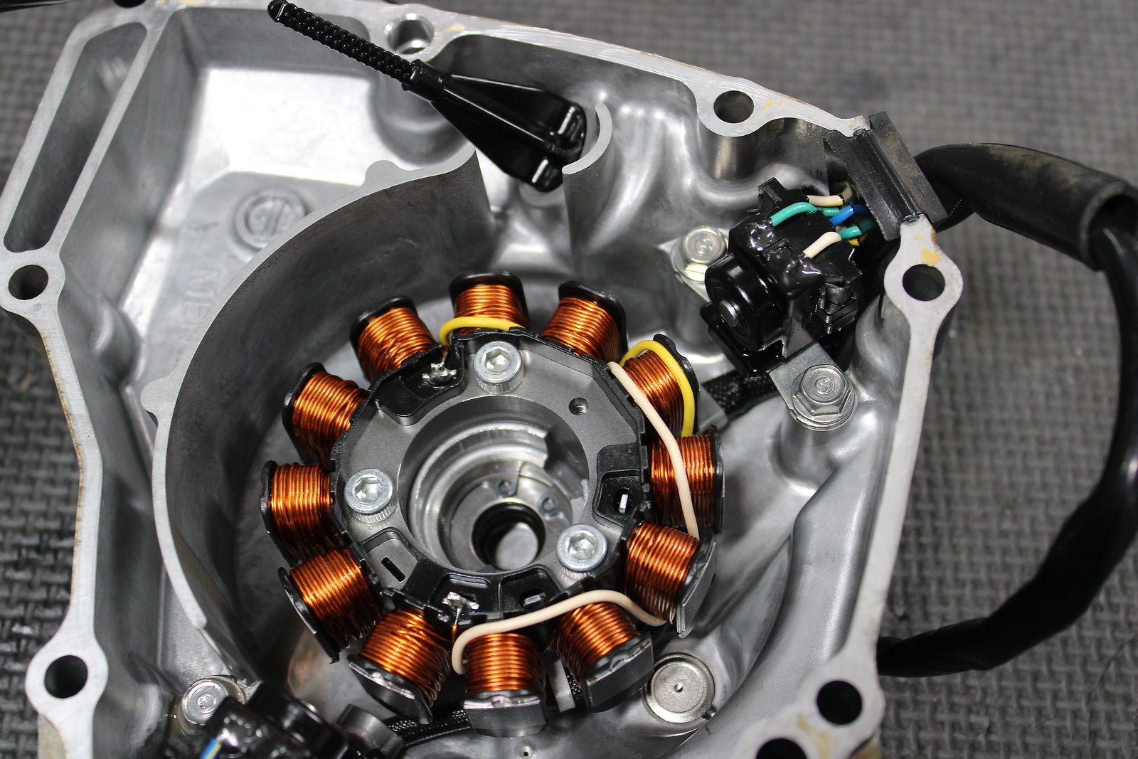 2013 HONDA CRF450R OEM STATOR MAGNETO ROTOR FLYWHEEL ASSEMBLY 11340 - MEN - A50 - hggarage