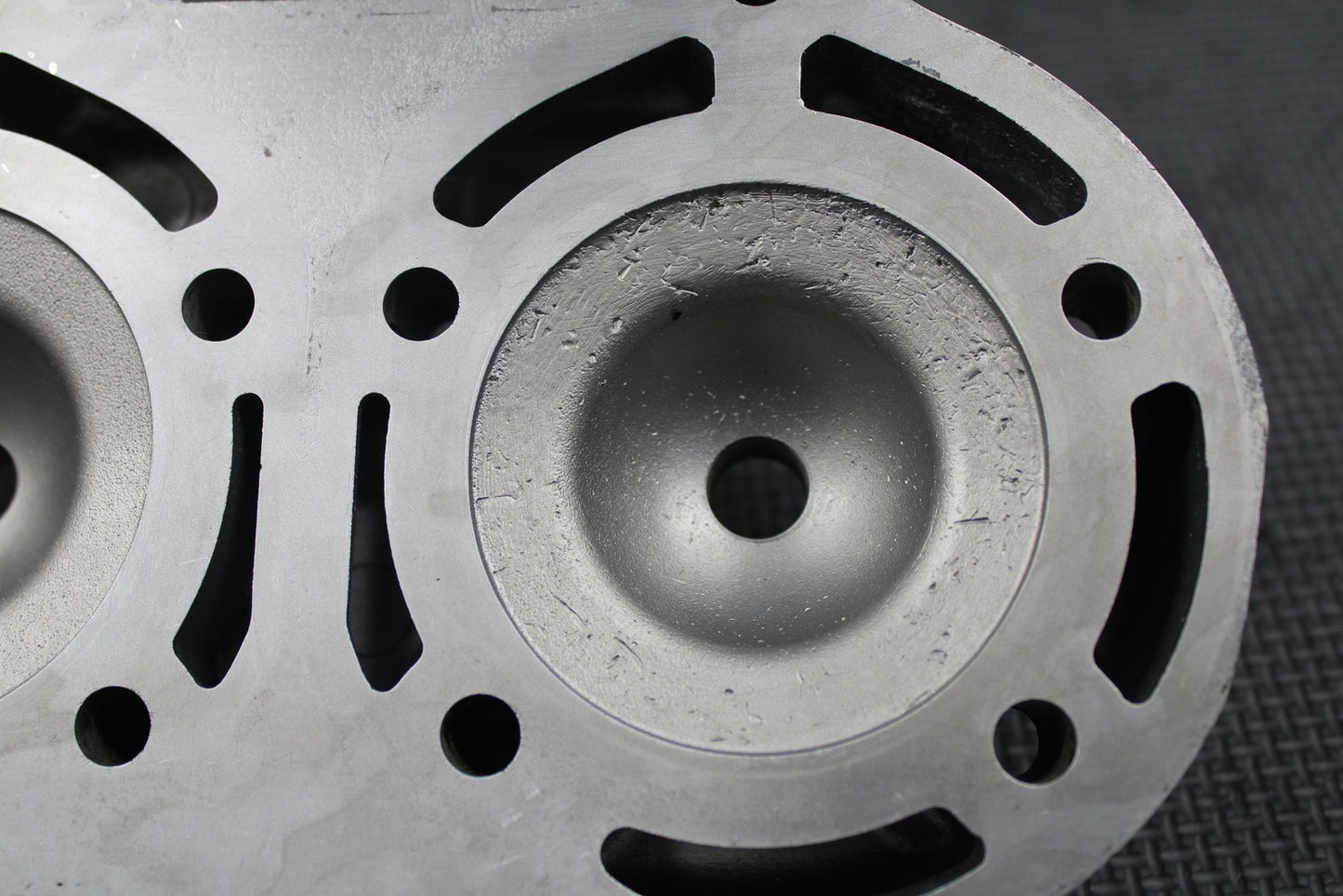 2001 87 - 06 YAMAHA BANSHEE YFZ350 OEM CYLINDER HEAD CAP DOMES 2GU - 11111 - 00 - 0 - hggarage
