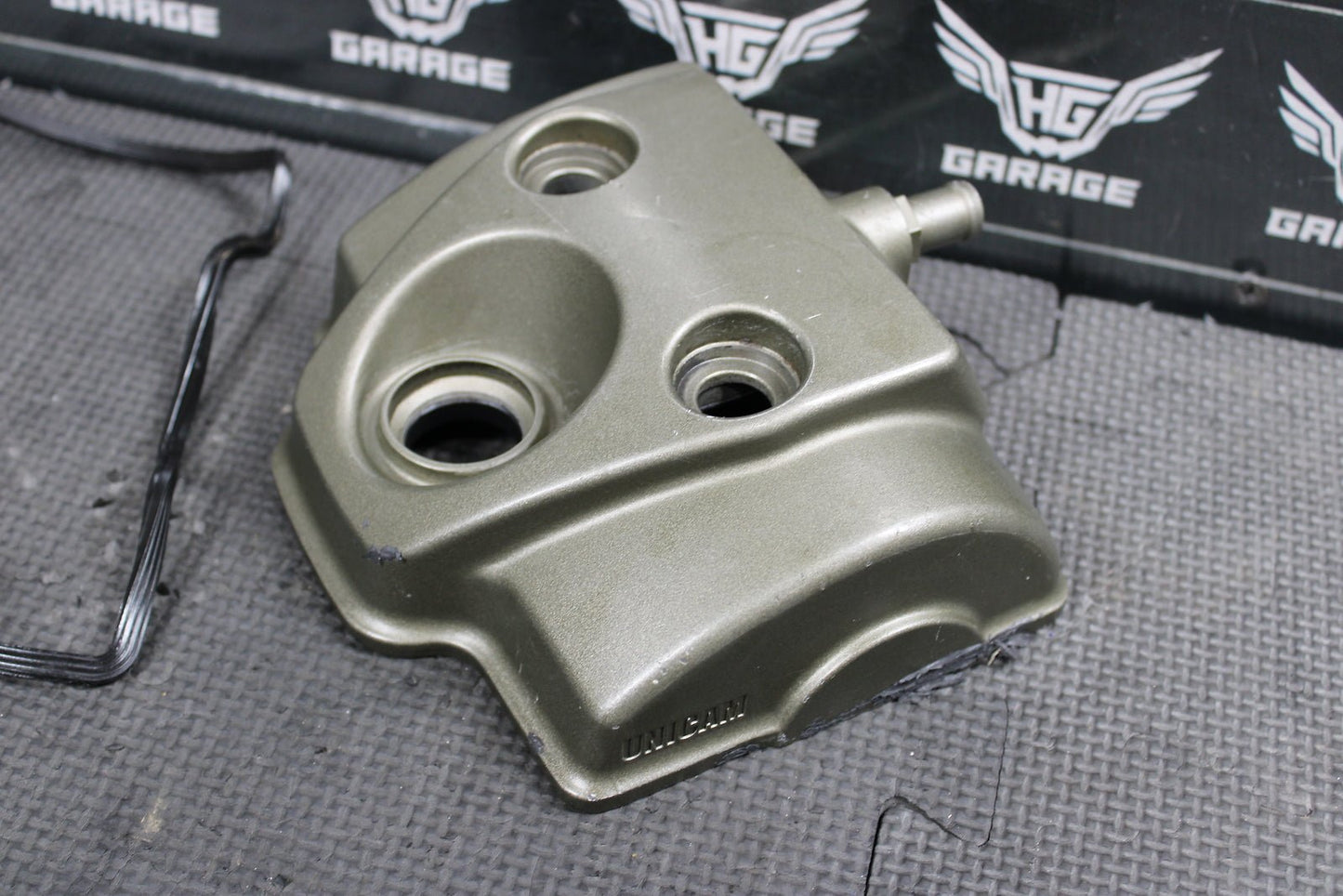 2005 Honda 04 - 08 CRF250R CRF250X Engine Motor Cylinder Head Cover Valve Cover - hggarage