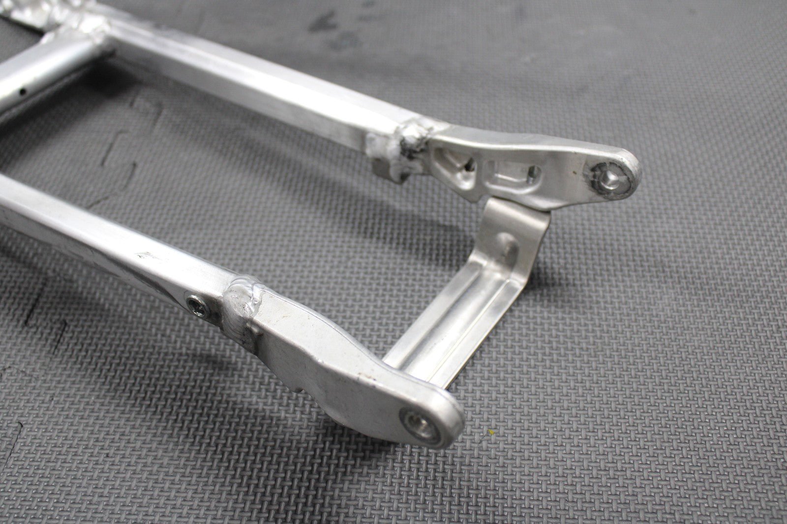 2019 SUZUKI 19 - 25 RMZ250 RMZ450 OEM REAR BACK SUB FRAME SUBFRAME SEAT RAIL GOOD! - hggarage