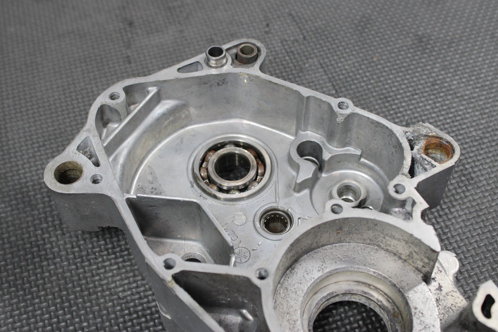 1985 YAMAHA PW80 OEM LEFT RIGHT ENGINE MOTOR CRANKCASE SET CASES BLOCK - hggarage