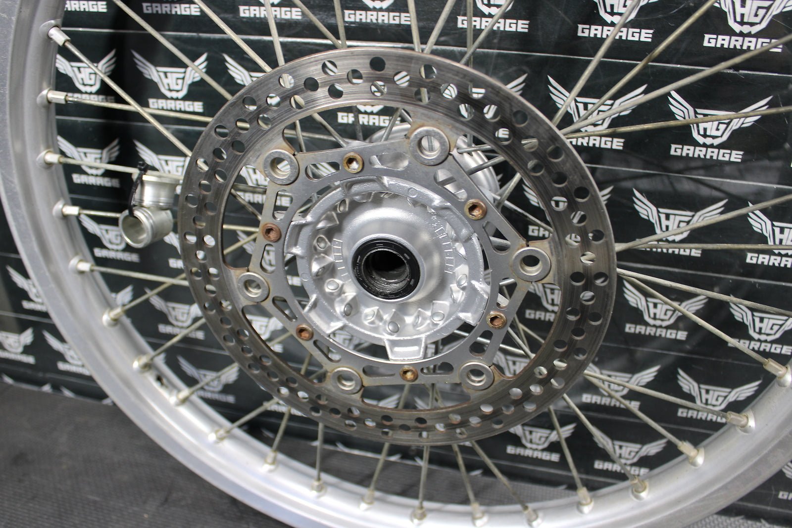 2006 YAMAHA YZ250F OEM EXCEL FRONT WHEEL RIM HUB ASSEMBLY 5NY - 25111 - 00 - 00 - hggarage