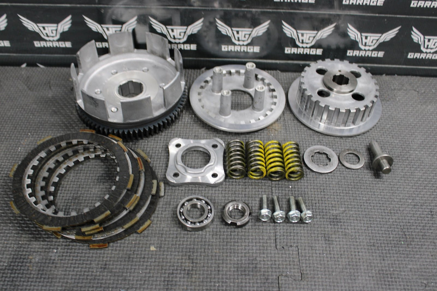 1998 HONDA XR200R OEM COMPLETE CLUTCH W PLATES BASKET HUB 22100 - 437 - 020 22121 - KC - hggarage