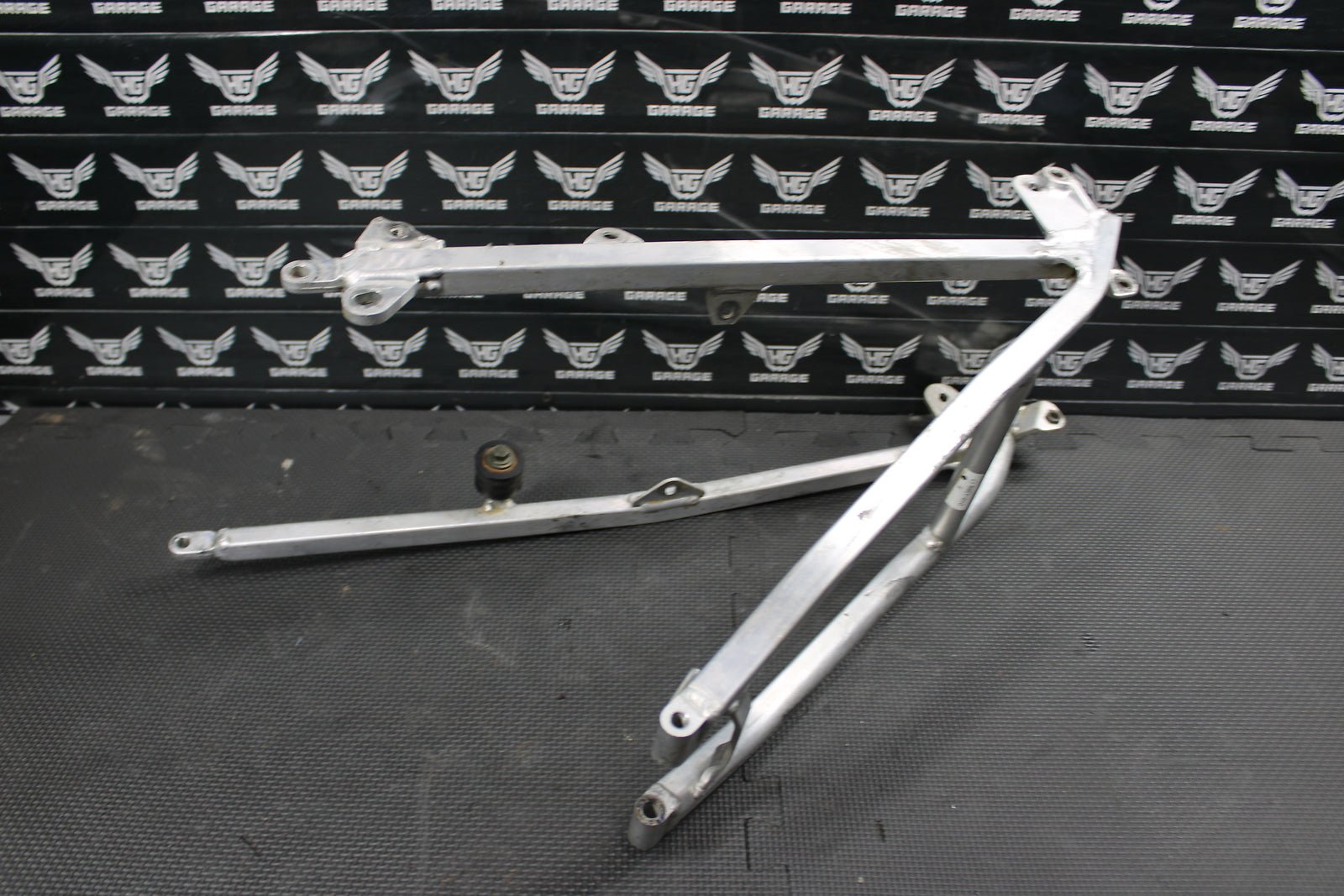 2002 YAMAHA 2002 YZ250F YZ426F OEM REAR BACK SUB FRAME SUBFRAME 5SF - 21190 - 00 - 00 - hggarage