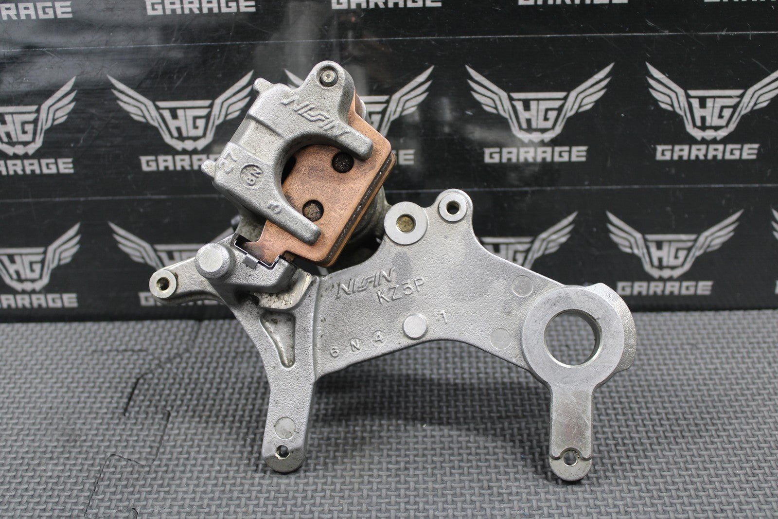 1997 HONDA 97 - 99 CR250R OEM NISSIN REAR BACK BRAKE CALIPER 43150 - KZ3 - B01 NICE! - hggarage