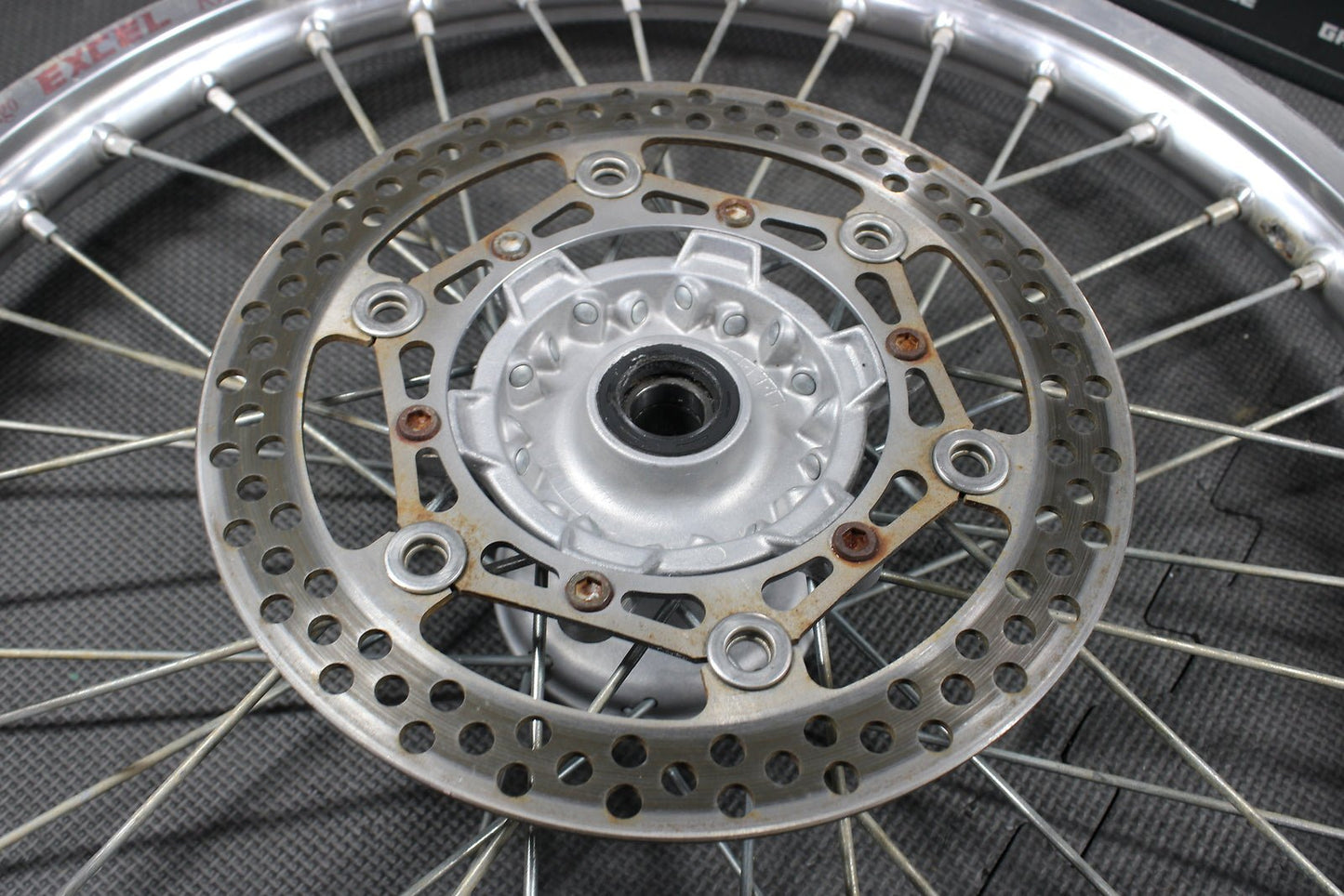 2005 Yamaha YZ125 YZ250 OEM Excel Front Wheel Rim Hub 5XC - W2519 - L0 - 00 - hggarage