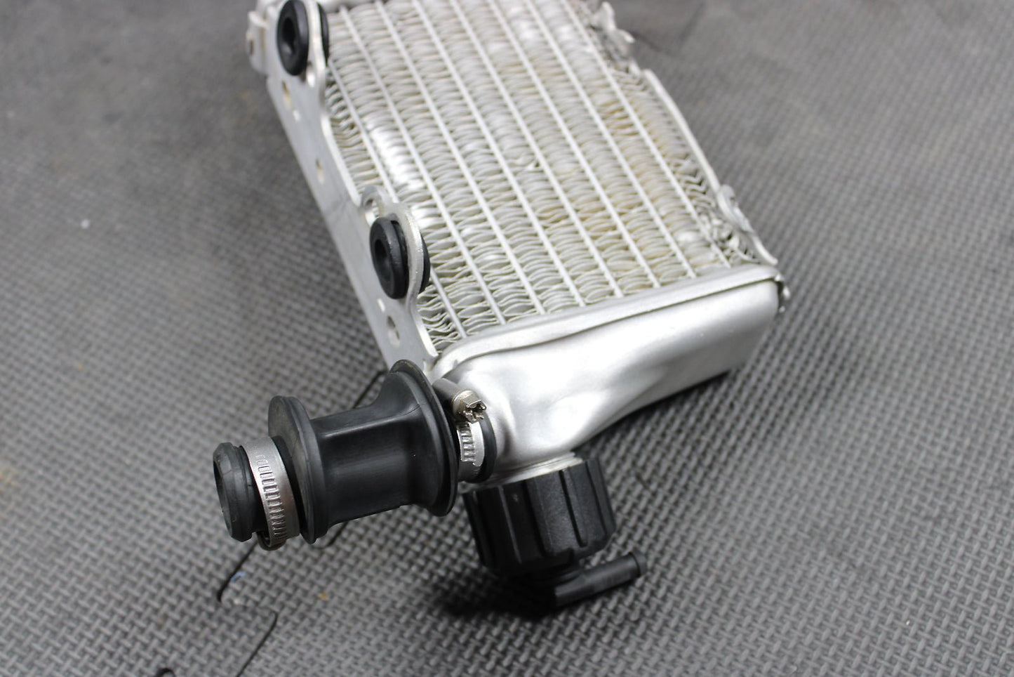 2013 KTM 65SX OEM Engine Motor Cooling Cooler Radiator 46235007100 46235008100 - hggarage